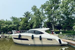AQUARIUS 2017 Carver C37 Coupe Yacht For Sale in MONTEBELLO Quebec