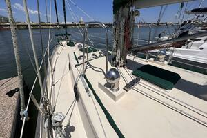 1982 Whitby Yachts thumbnail 38
