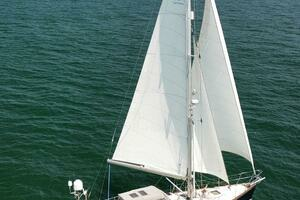 2009 Hylas 54 thumbnail 52