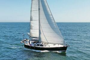 2009 Hylas 54 thumbnail 1
