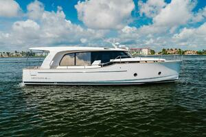  2023 Greenline  Yacht For Sale in Palm Beach FL