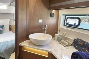 2026 Beneteau Antares 12 thumbnail 13