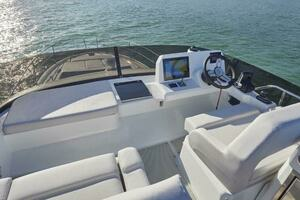 2026 Beneteau Antares 12 thumbnail 8