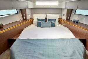 2026 Beneteau Antares 12 thumbnail 11
