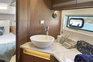 2026 Beneteau Antares 12 thumbnail 13
