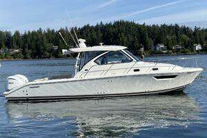  2022 Pursuit OS325 Yacht For Sale in Sidney British Columbia