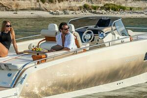 28ft Invictus Yacht For Sale