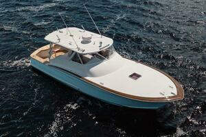 2012 Winter Custom Yachts 38 Express thumbnail 18