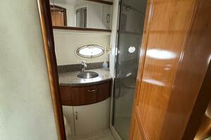 In Recess 44ft Carver Yacht For Sale
