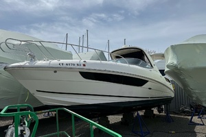 2016 Sea Ray 310 Sundancer thumbnail 3