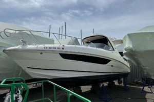2016 Sea Ray 310 Sundancer thumbnail 3