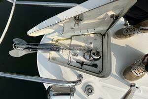 2016 Sea Ray 310 Sundancer thumbnail 21