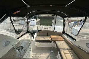 2016 Sea Ray 310 Sundancer thumbnail 7