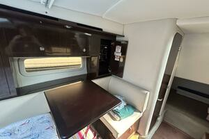 2016 Sea Ray 310 Sundancer thumbnail 16