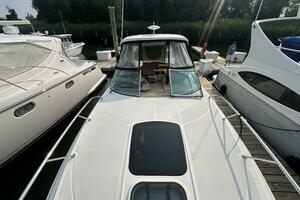 2016 Sea Ray 310 Sundancer thumbnail 23