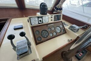 1985 Grand Banks 36 thumbnail 16