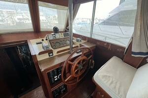 1985 Grand Banks 36 thumbnail 14