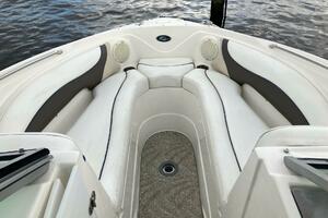 Photo 4625611 for 2007 Rinker 246 Captiva Bowrider  