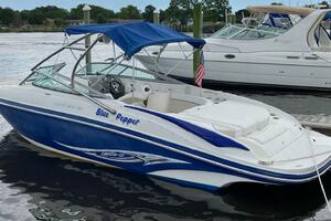 Photo 4625615 for 2007 Rinker 246 Captiva Bowrider  