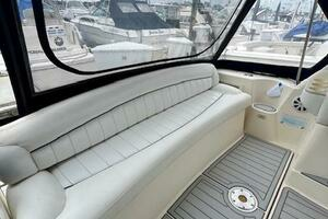 34ft Rinker Yacht For Sale