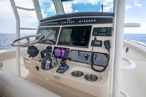330 Boston Whaler 33ft Boston Whaler Yacht For Sale