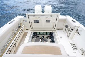 330 Boston Whaler 33ft Boston Whaler Yacht For Sale