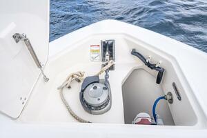 330 Boston Whaler 33ft Boston Whaler Yacht For Sale