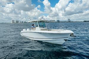 330 Boston Whaler 33ft Boston Whaler Yacht For Sale