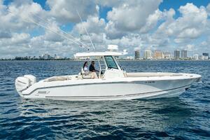 330 Boston Whaler 33ft Boston Whaler Yacht For Sale