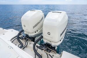 330 Boston Whaler 33ft Boston Whaler Yacht For Sale