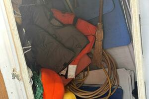 1985 Custom Whiting Yachts 40 thumbnail 27