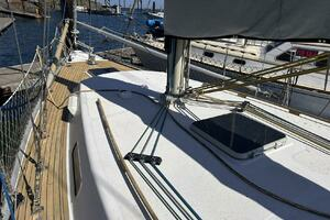 1985 Custom Whiting Yachts 40 thumbnail 4