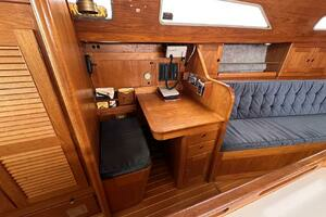1985 Custom Whiting Yachts 40 thumbnail 17