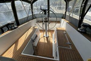 1985 Custom Whiting Yachts 40 thumbnail 10