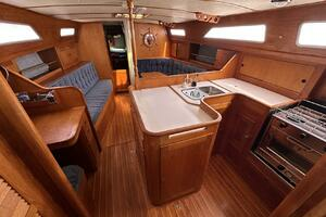 1985 Custom Whiting Yachts 40 thumbnail 16