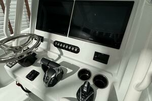 2024 Yellowfin 36 thumbnail 10
