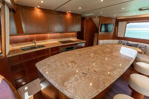 2015 Viking 70 Convertible thumbnail 9