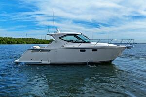 Fridge Benefit 35ft Tiara Yachts Yacht For Sale
