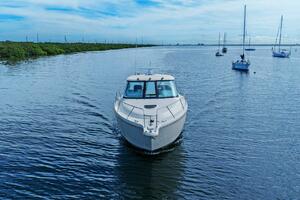 Fridge Benefit 35ft Tiara Yachts Yacht For Sale