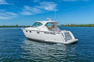 Fridge Benefit 35ft Tiara Yachts Yacht For Sale