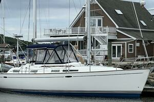 2002 Moody 38-2 Sloop thumbnail 1