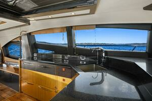 2017 Sea Ray L590 thumbnail 11