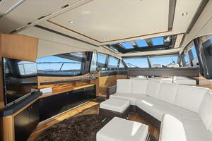 2017 Sea Ray L590 thumbnail 3