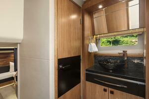2017 Sea Ray L590 thumbnail 27