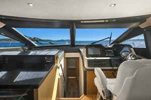 2017 Sea Ray L590 thumbnail 17