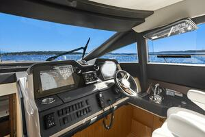 2017 Sea Ray L590 thumbnail 18