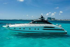 INCENTIVE 2004 Princess 65 Yacht For Sale in Cancun 