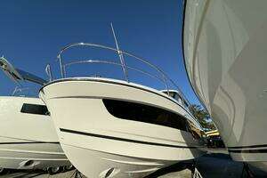  2025 Jeanneau NC 1095 Weekender Yacht For Sale in Saint Petersburg FL
