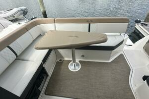 2018 Sea Ray Sundancer 400 thumbnail 11