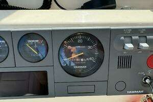 AMERICAN MAID 33ft Nauset Yacht For Sale